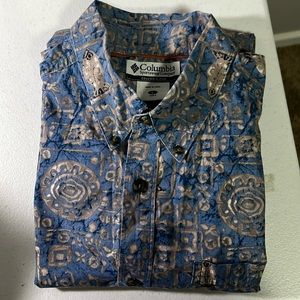 Columbia Hawaiian type shirt L